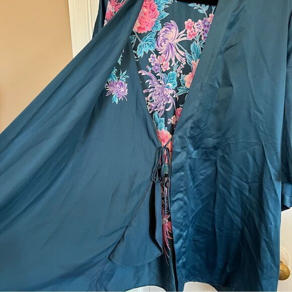 Victoria’s Secret teal floral O/S kimono Robe - Picture 7 of 7
